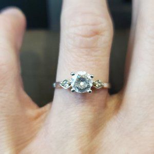 Size 6.5 925 Sterling Silver Stylish Dainty Cubic Zirconia Ring